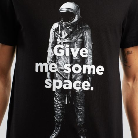 T-shirt Stockholm Give Me Some Space Black